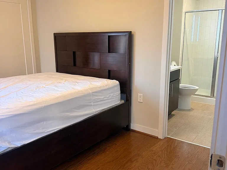 1320 Fenwick Ln #700 — Photo 25