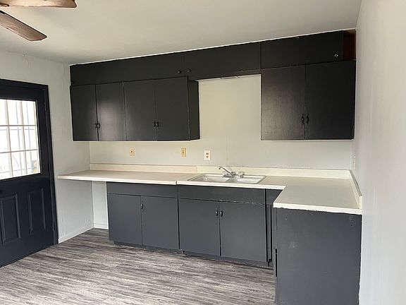 2nd image of 1009 Koehn Dr
