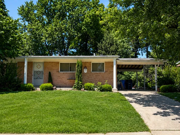 1125 Apache Dr, Florissant, MO 63033
