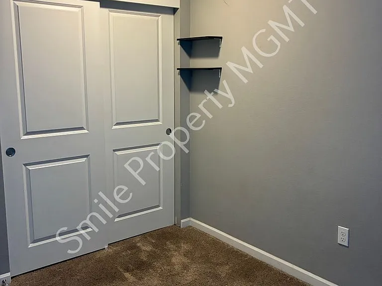 19416 SE River Rd — Photo 8