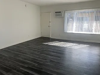 6245 Kester Ave — Photo 6