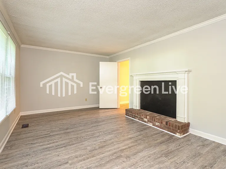 4857 Stonewall St — Photo 4