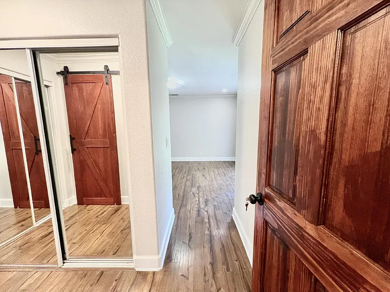 2494 Lone Oak Dr — Photo 52