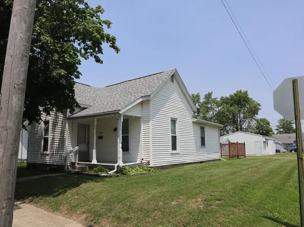 832 S Hinde St, Washington Court House, OH 43160