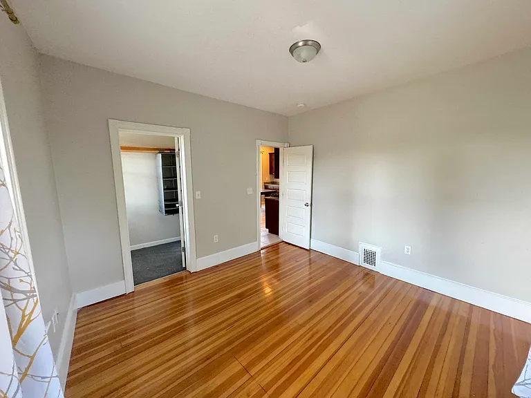 Big bedroom 3