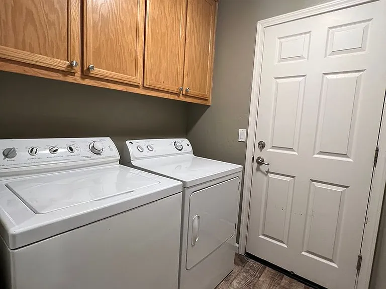3156 N Applegate Ave — Photo 8