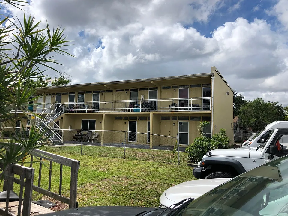 714 NW 2nd Ave