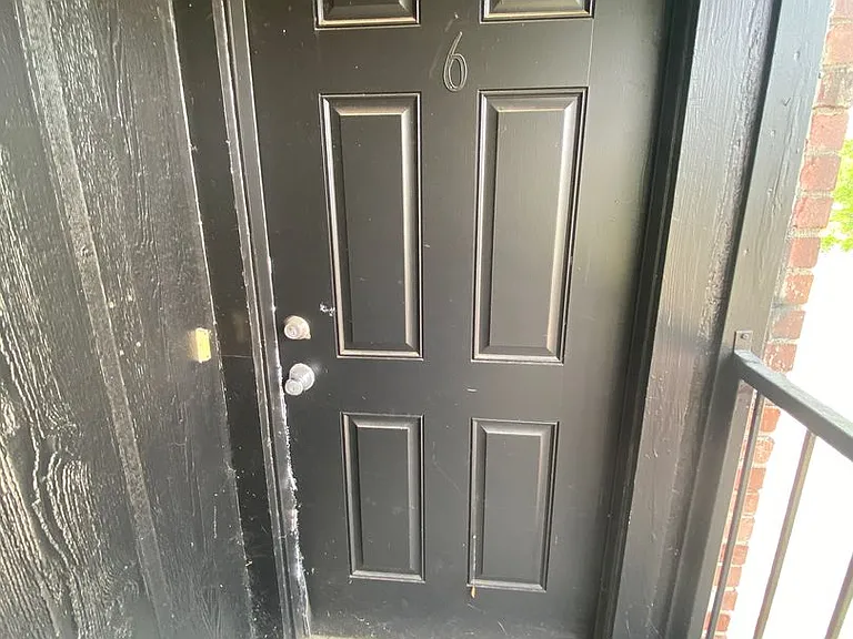 1007 H St — Photo 1