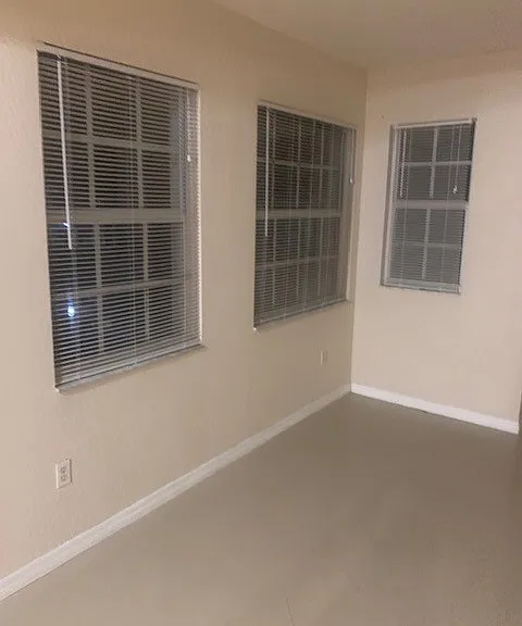 2307 Belmont Ln — Photo 6