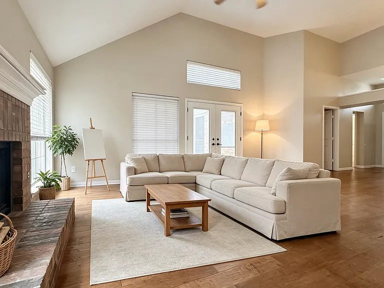 311 Eagle Point — Photo 7