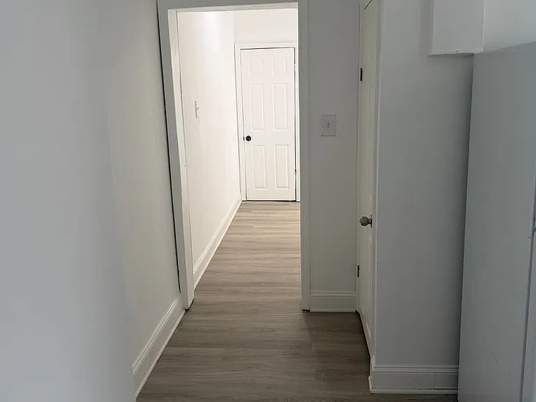 219 E Mulberry St — Photo 11
