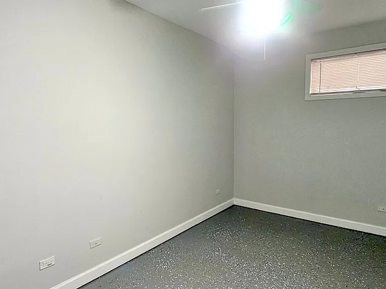 3359 S Ashland Ave — Photo 12