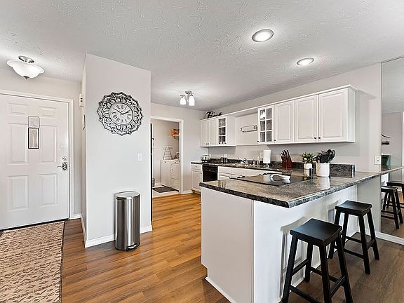5th image of 193 Avondale Dr APT 9