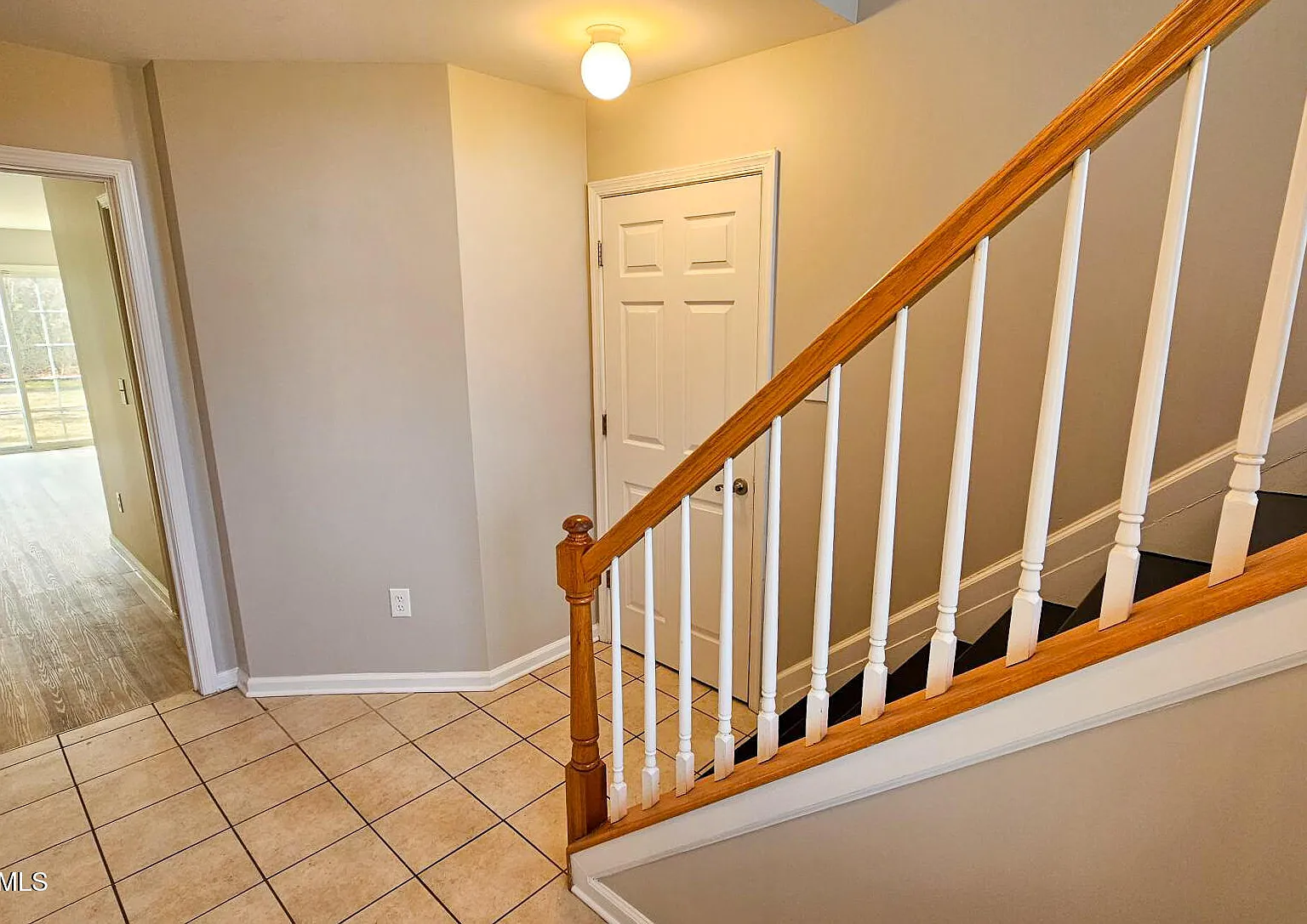 3 bed, 3.5 bath, 1881 sqft, $2,995 — Photo 4