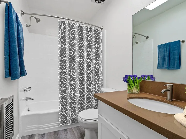 1624 Camden Ave — Photo 46
