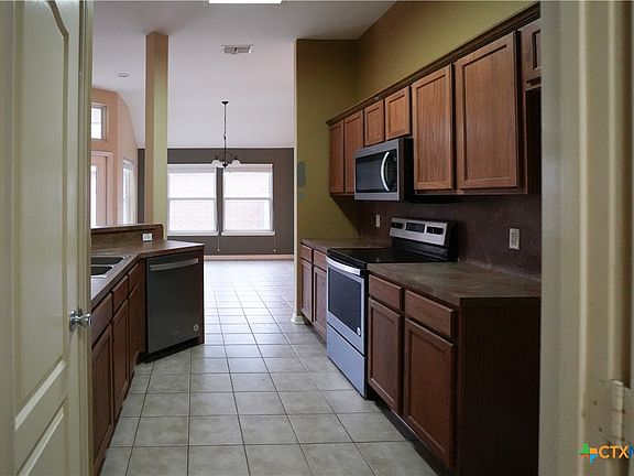 2nd image of 208 Yosemite Dr