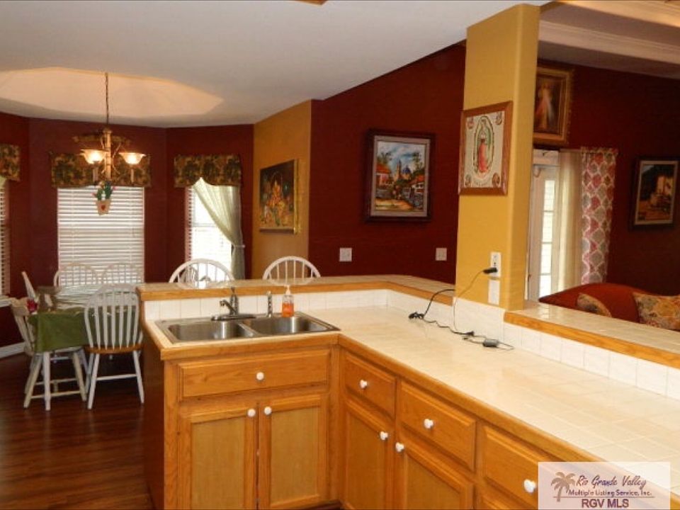 1st image of 819 Quail Hollow Dr