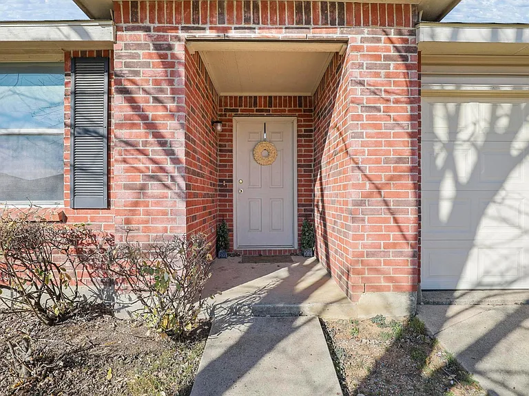 1713 Baxter Springs Dr — Photo 4