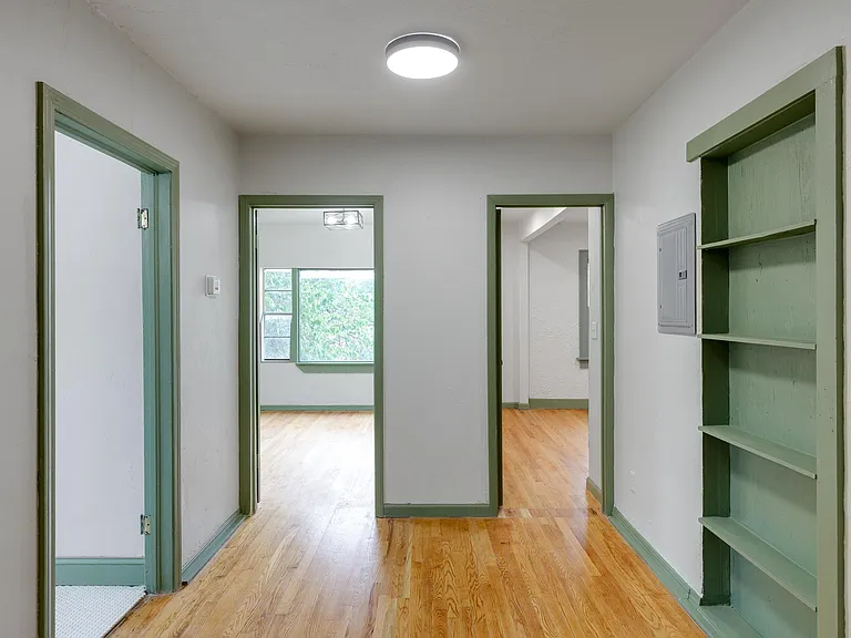 420 NW 26th St #7 — Photo 4