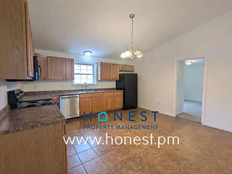 2 bed, 1.0 bath, $1,950 — Photo 4