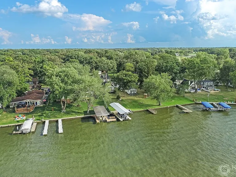 1904 River Terrace Dr — Photo 3