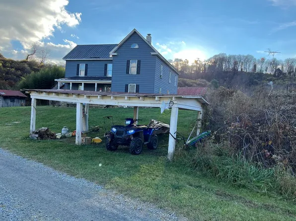 154 Flag Pond Ln, Elk Creek, VA 24326