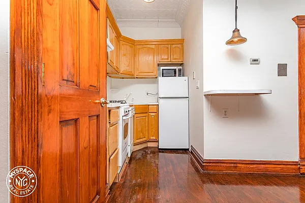 Rented by MySpaceNYC | media 8