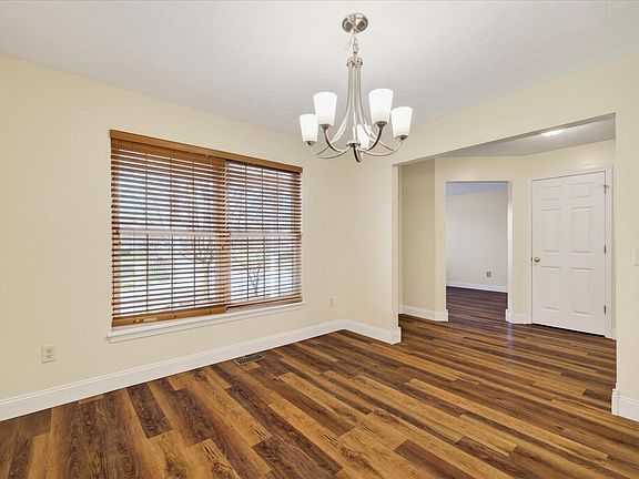 5th image of 4592 N Shadow Wood Dr