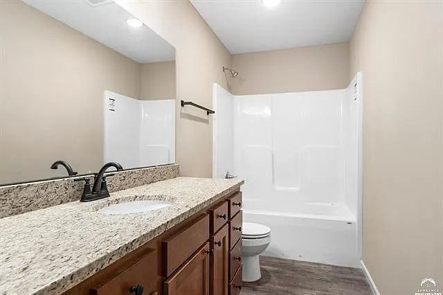 Chasehire Dr — Photo 2