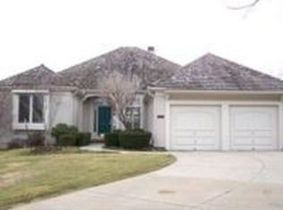 10230 S Greentree Ct, Olathe, KS 66061