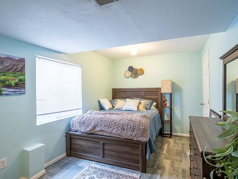 857 Regent Ct — Photo 14