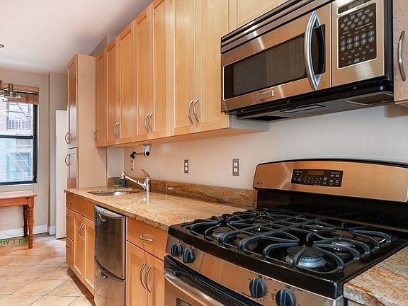 5th image of 215 W 90th St APT 4G