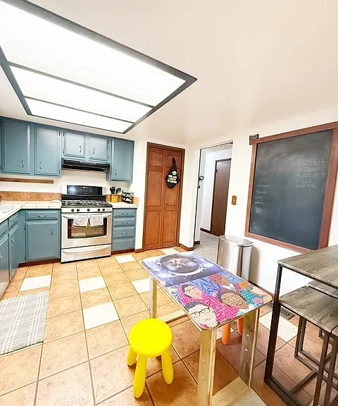 710 Parkway Ct NE — Photo 33
