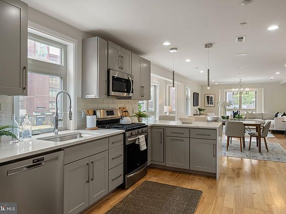 4th image of 1013 S 12th St Floor 3