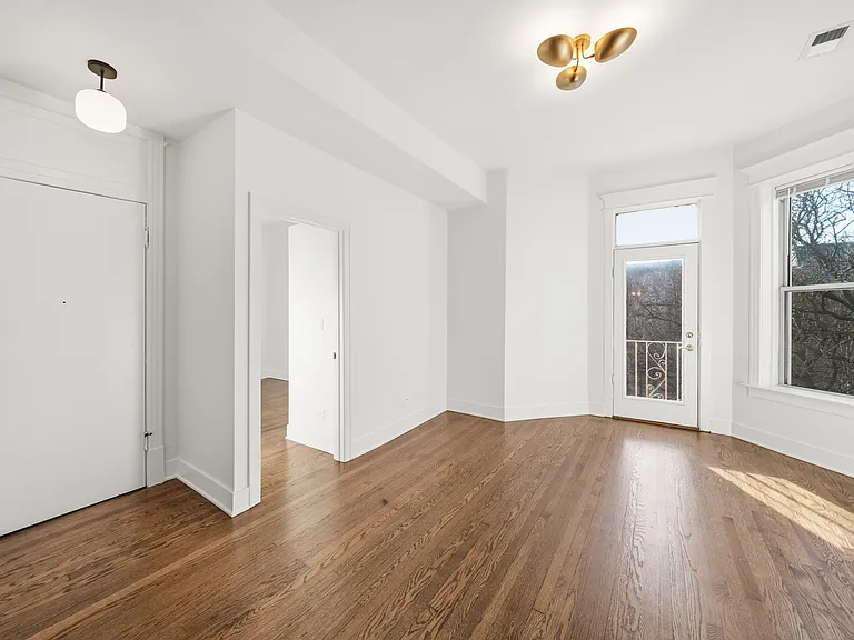 4023 N Greenview Ave #2F — Photo 4