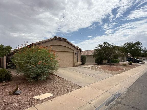3rd image of 43890 W Cahill Dr
