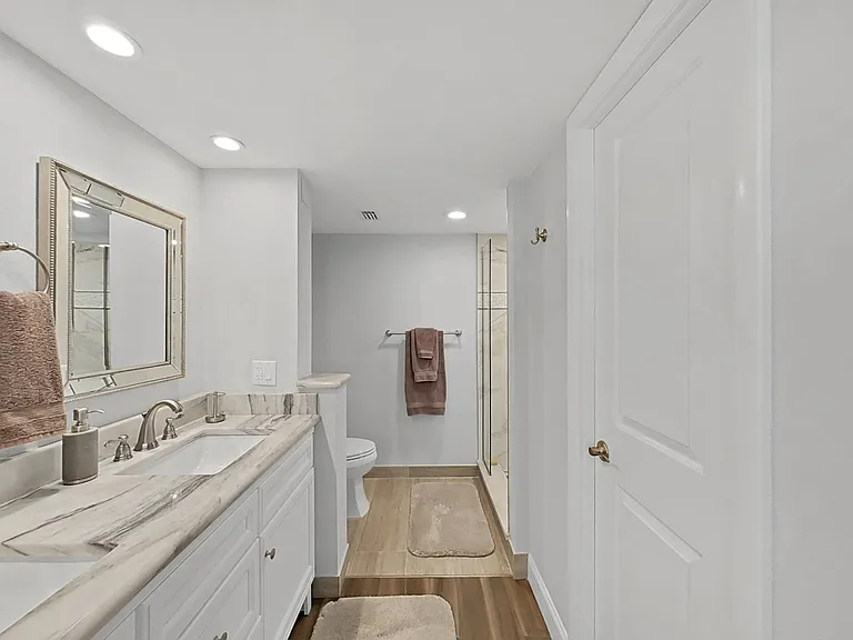 2620 Cove Cay Dr #403 — Photo 13