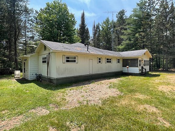 3rd image of 8233 Rainbow Dr W