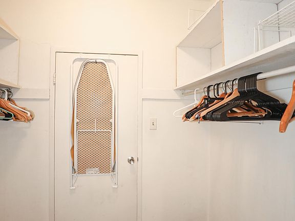 Walk-in closet