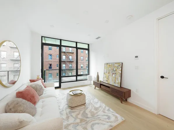 31-19 29th St #2B, Astoria, NY 11106