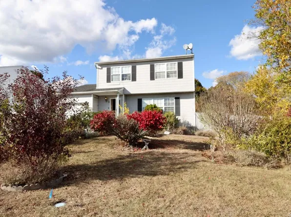 1 Sun Valley Lane, Bellport, NY 11713