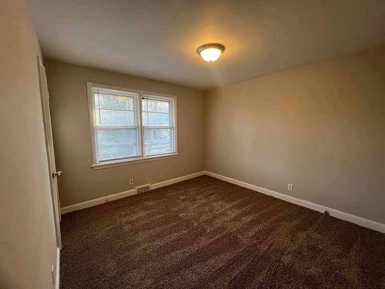 206 Connecticut Ave — Photo 17