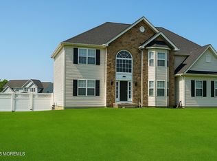 10 Etty Ct, Manchester, NJ 08759