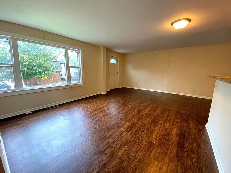 511 N Lincoln St — Photo 6