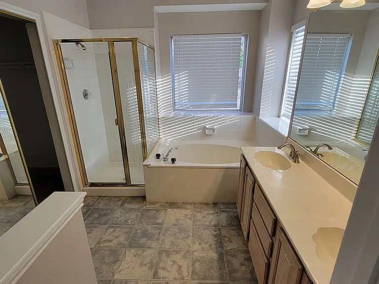 1324 Regent St — Photo 21