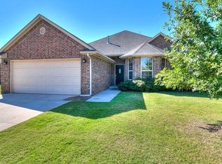 9012 NW 81st St, Yukon, OK 73099