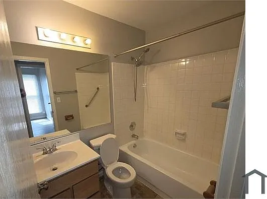 2666 Prairieview Ln N — Photo 5