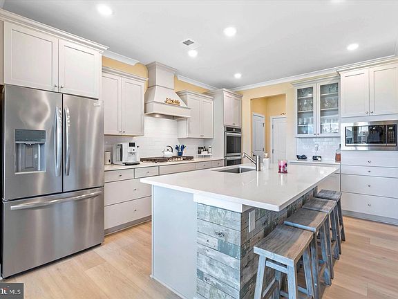 4th image of 34260 Graham Cir