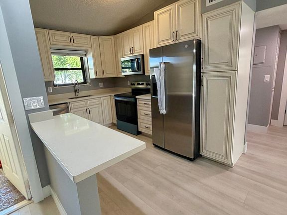 2nd image of 2650 Greenwood Terrace #2220
