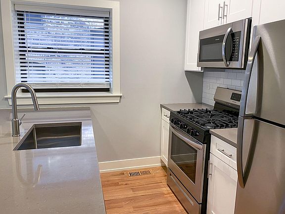 2nd image of 2111 N Sedgwick St APT 1